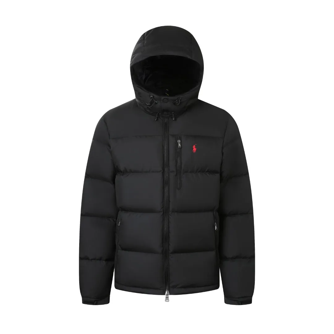 🅿️1030 [Exclusive supply] Ralph Lauren pony embroidered hooded down jacket. The fabric is made of nylon fabric with good windproof and waterproof properties, which can effectively block the intrusion of wind and rain from the outside and keep the inside dry. It is suitable for wearing in humid or rainy environments. The inner filling is made of 90 white duck down with a weight of 260g, ensuring excellent thermal insulation performance. After strict screening and processing, the velvet is not easy to get drilled, ensuring durability. The red label on the chest is made with an imported MECLO embroidery machine. The original pattern is scanned first, and then high-quality silk thread is used to make a pattern. The density effect is adjusted by continuous pattern making. The detachable hood down jacket is equipped with a detachable nylon hood that users can easily remove or install according to weather changes or personal preferences, which is both practical and convenient. Detailed processing and exquisite zipper design are simple and elegant. It is easy to operate. The closing design of the cuffs and hem effectively prevents the intrusion of cold wind and improves the warmth and comfort of wearing. Size:S-M-L-XL
